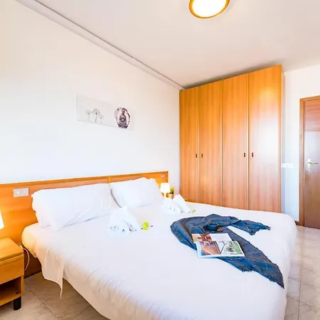 Bright Desenzano - Caravelle Pool * 代森扎诺-德尔加达